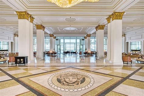 qs bar versace hotel|palazzo Versace dubai.